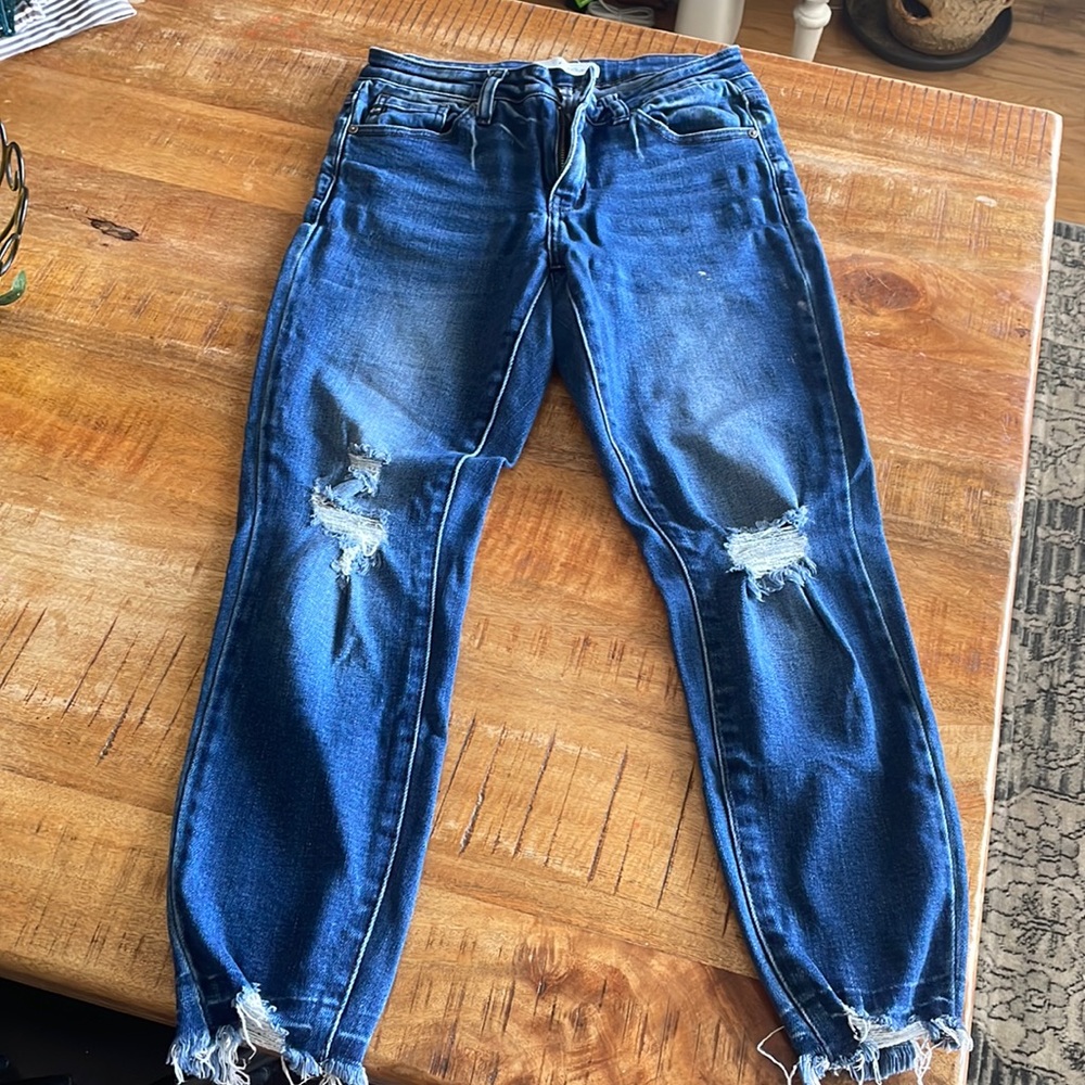 KanCan distressed jeans. Size 27.
